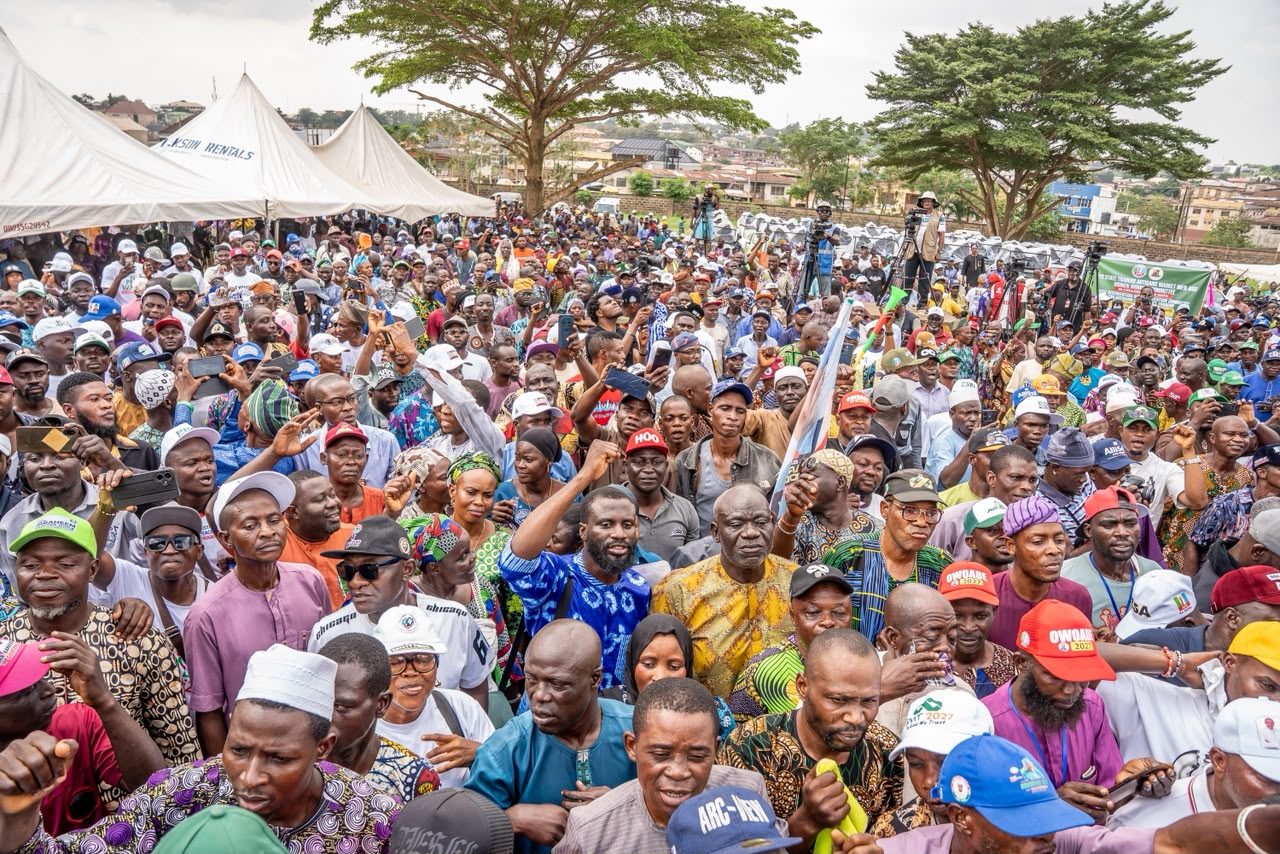 Alli Promises Oyo LGs, LCDAs Autonomy from Inauguration, as Tompolo Donates 32 Campaign Vehicles
